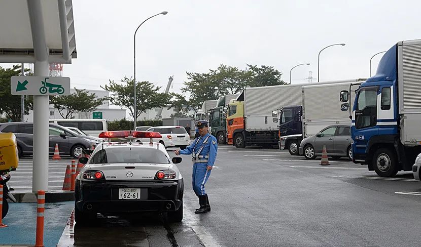 马自达rx 8，日本警车是马自达吗？