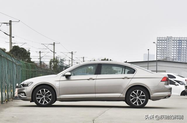 迈腾2020款330tsi豪华型油箱多大，2020款大众迈腾330TSI