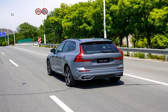 2022款沃尔沃xc60配置，试驾体验2022款沃尔沃XC60