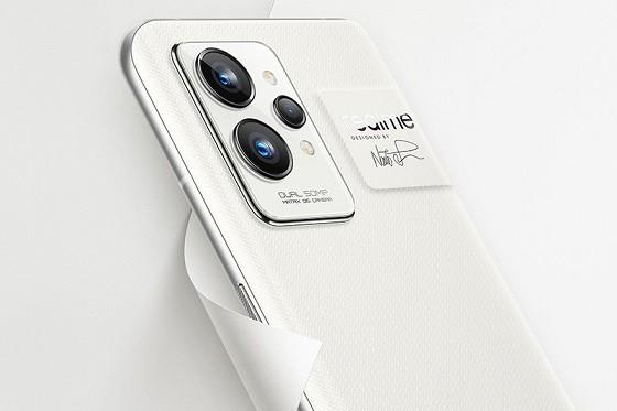 gt2和gt2pro区别大吗？realmegt2和gt2pro哪个值得入手