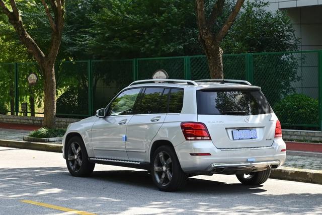 glk300二手车值得买吗？二手奔驰glk300报价及图片