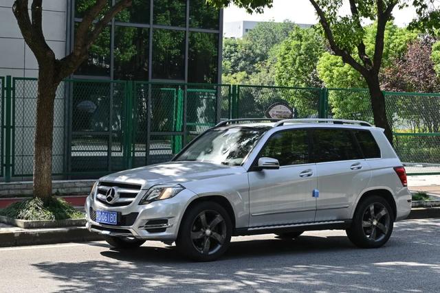 glk300二手车值得买吗？二手奔驰glk300报价及图片