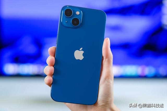 iphone12跟13有什么区别？买iphone 12还是买iphone 13划算