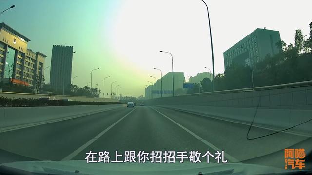 没带驾驶证能开车吗2022？路上开车必须带着驾驶证行驶证吗