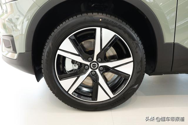 沃尔沃xc40纯电动车，沃尔沃纯电版xc40价格及图片