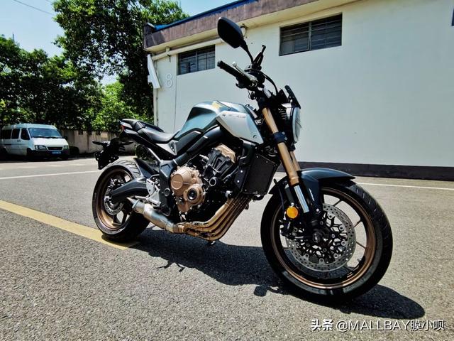 摩托车贴膜多少钱一台新车？本田cbr650贴隐形车衣多少钱