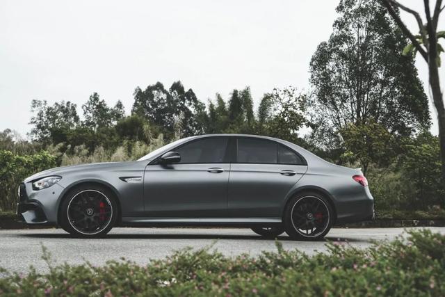 奔驰e63amg 报价，试驾评测奔驰全新e63amgs