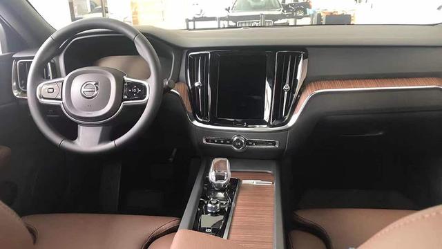 沃尔沃xc60降价23万元，沃尔沃新xc60和q5l哪个值得买？